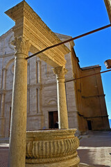 Naklejka premium Pienza, il pozzo dei cani, in Piazza Pio II, Val d'Orcia, Toscana