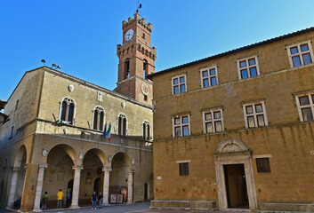 Naklejka premium Pienza, il palazzo del Comune, Val d'Orcia, Toscana