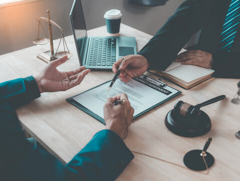 Clients bring documents to a lawyer at the prosecutor's office to request clarification on the law, legal concepts, advice, and legal services.
