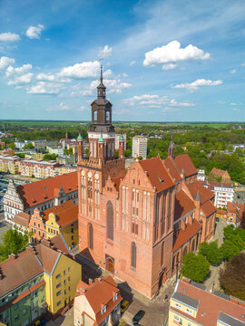  Market Square (Rynek Staromiejski). Collegiate church of Blessed Virgin Mary Queen of World (Kolegiata Najświętszej Maryi Panny Kr&oacute;lowej Świata), Western Pomerania. Stargard