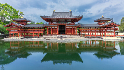 Byodo-in Hoodo temple and gardens in Uji, Kyoyo, Japan © aruizhu