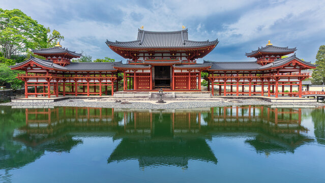 Byodo-in Hoodo temple and gardens in Uji, Kyoyo, Japan