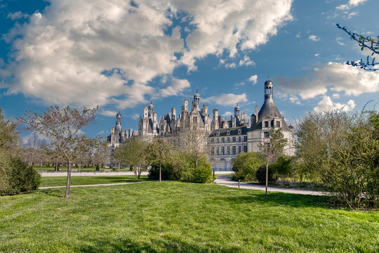 The Chateau de Chambord, in the Centre-Val de Loire region, is one of the most recognizable ch&acirc;teaus in the world due to its French Renaissance architecture.