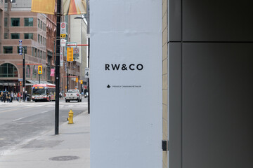 Naklejka premium RW&CO sign with defocused view south on Yonge St outside CF Toronto Eaton Centre, 220 Yonge St, Toronto