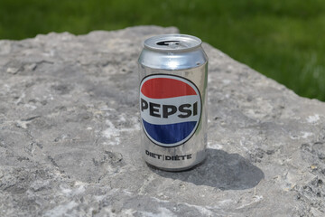 Naklejka premium discarded Diet Pepsi can in Toronto