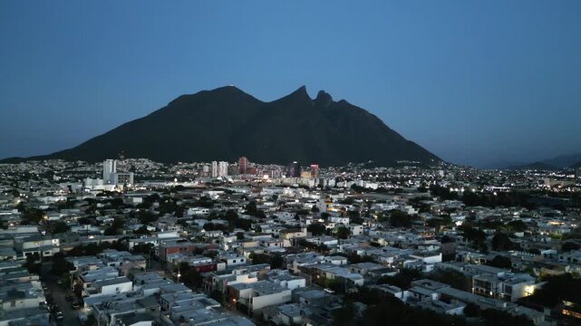 view from the City of monterrey to the Cerro de la Silla
