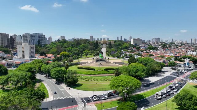 Marco da Independ&ecirc;ncia: Arquitetura Neocl&aacute;ssica do Museu Paulista vista por drone - Aerial view of Ipiranga Museum and French gardens, Sao Paulo Brazil - 4K drone footage