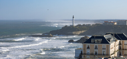 La pointe Saint Martin et la grande plage à Biarritz en France  © hcast