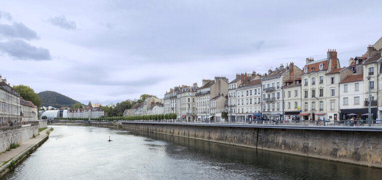 Quai Vauban &agrave; Besan&ccedil;on France	