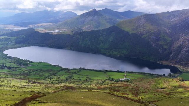 Llyn Cwellyn Snowdonia Wales 4K