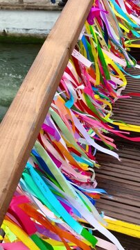  cintas en Puentes coloridos sobre los canales de Aveiro en Portugal