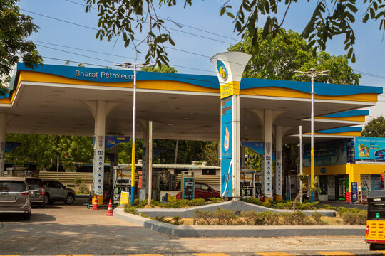 Bharat Petroleum, a Fortune 500 oil and gas company in India, offers aviation fuel, Petrol, Speed petrol, LPG gas cylinders, MAK Lubricants, and various Petroleum products