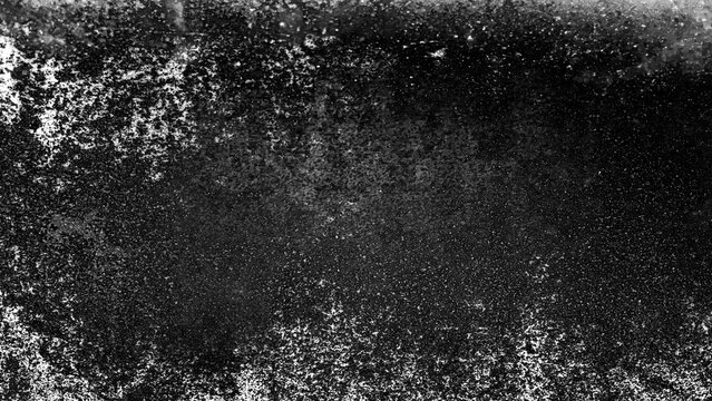 錆や砂、劣化・風化などでダメージを受けた石やコンクリートの壁などの、ざらざらした表面のイメージのグランジな画像素材　背景・テクスチャー・オーバーレイ　16:9・8K UHDサイズ（7680 x 4320）　透過・半透明PNG／JPEG（白黒・グレー）　黒・ブラック