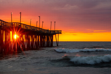 Fototapeta premium Sunrise at the Virginia Beach pier