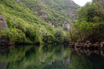 Obraz premium Explore Matka Canyon in Skopje, North Macedonia during a calm day in spring