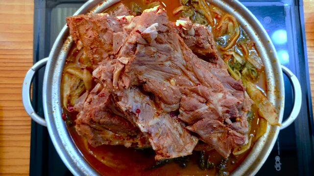 한국,음식,감자탕,뼈다귀해장국,돼지고기,Korea, food, gamjatang, bone broth, hangover soup, pork