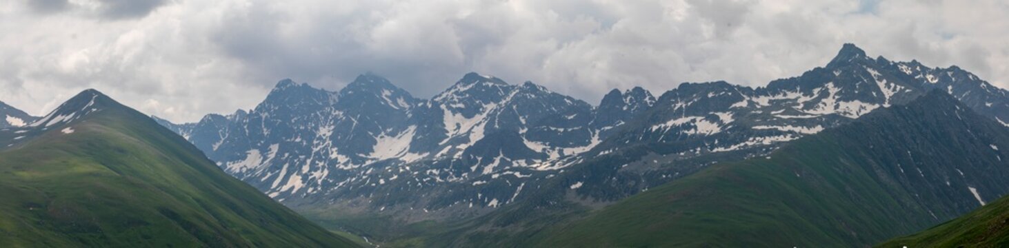The flowery plateau and scenery of the Ka&ccedil;kar Mountains.
