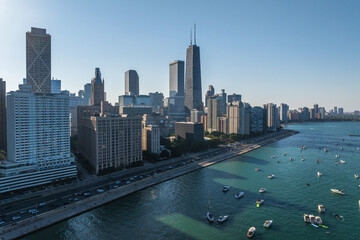 Naklejka premium Aerial view of the skyscraper skyline of Chicago, Illinois, USA, with the backdrop of Lake Michigan
