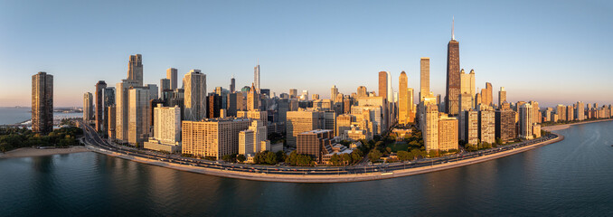 Aerial view of the skyscraper skyline of Chicago, Illinois, USA, with the backdrop of Lake Michigan © Chenxiaoyang