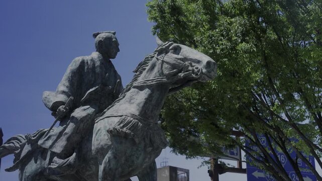 Statue of Tokugawa Yoshimune, 8th Shogun of the Edo Shogunate &mdash; Wakayama City, Wakayama, Japan  江戸幕府８代将軍「徳川吉宗公像」和歌山県和歌山市