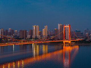 Obraz premium Night view of Wuhan, Hubei, China's city skyline and landmarks