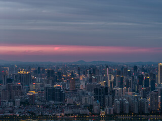 Obraz premium Night view of Wuhan, Hubei, China's city skyline and landmarks