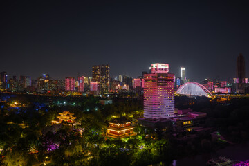 Obraz premium Night view of Wuhan, Hubei, China's city skyline and landmarks