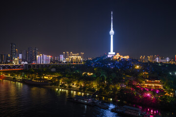 Obraz premium Night view of Wuhan, Hubei, China's city skyline and landmarks