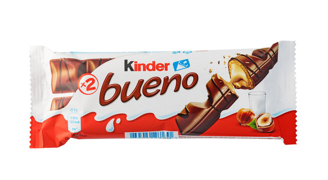 Kinder bueno chocolate hazelnut wafer snack bar