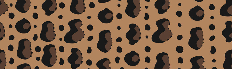 Clouded leopard animal print seamless border. Horizontal pattern with large exotic animal spots and feline skin texture. Vector wild cat ornament for fashion and textile design. © Ирина Яшкирева