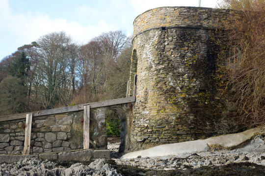 Idyllic rural scenery at English ria of Helford River on a winter day. Photo taken February 2026, Helford River, Cornwall, United Kingdom.