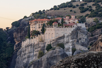 Obraz premium Monastery of Varlaam on the rock formations of Meteora.