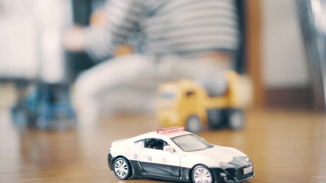 子供　おもちゃ遊び