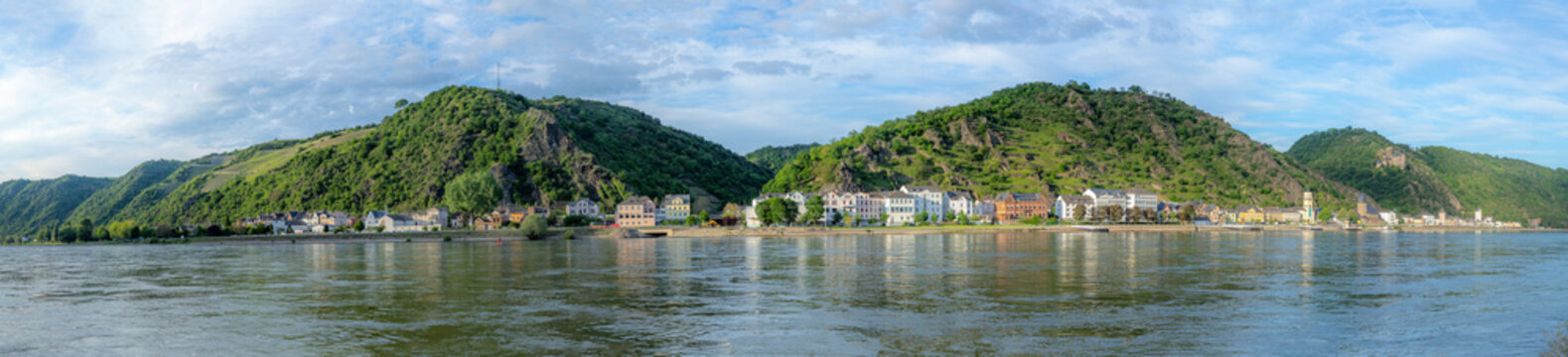 view to village of Skt. Goar in Germany at river Main