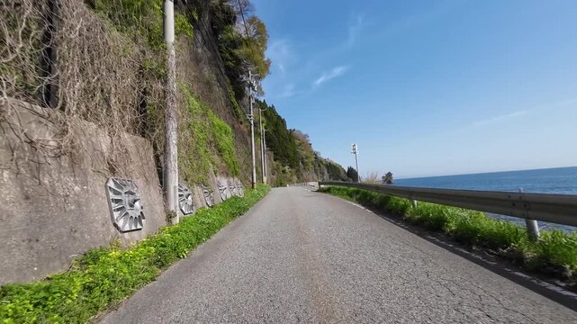 佐渡の海岸線道路
