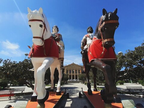 Le statue dei giganti "Mata e Grifone" esposte in Piazza dopo la festa dell'Assunta, Messina 25 settembre 2022.