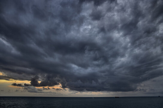 Before the storm. The origin of a tornado over the sea.