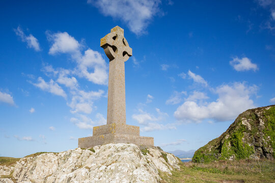 St David's Cross, a historic medieval celtic cross at Newborough.
