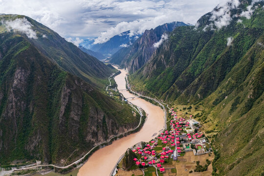 Sichuan Tibet Border
Jinsha River Bordering Tibet, Gangtuocun, Sichuan Province, Kham Tibet,