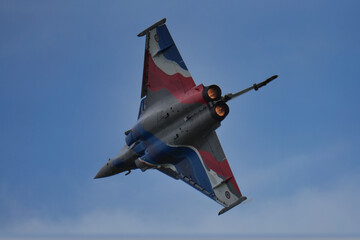 Naklejka premium Rafale Solo Display 2026 en descente
