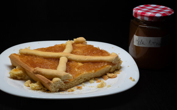 Tart with Annurca apple jam
