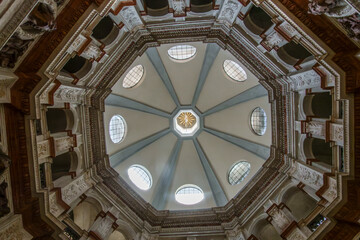 Obraz premium soffitto artistico di chiesa italiana