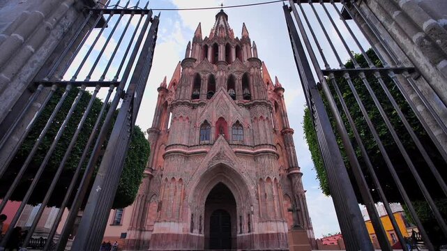 Streets of the town of San Miguel de Allende, a tourist destination with history and international tourism
