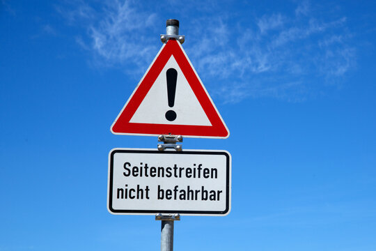 Verkehrsschild, Warnschild, Seitenstreifen nicht befahrbar