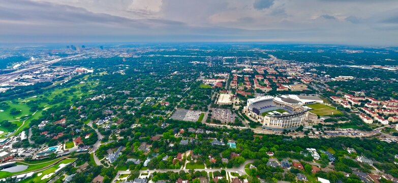 Texas Christian University, located in the vibrant city of Fort Worth, Texas, is better known as TCU. With its rich traditions and dynamic campus life, TCU offers a unique blend of academic excellence