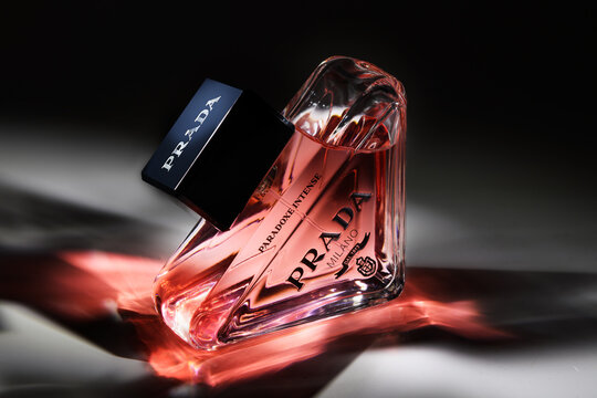 Prada Paradoxe Intense Perfume with Light Painting and Caustics