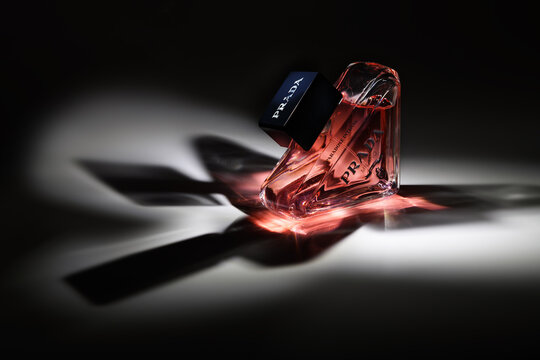 Prada Paradoxe Intense Perfume with Light Painting and Caustics