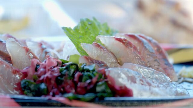 新鮮なトビウオ（飛び魚）のお刺身のクローズアップ