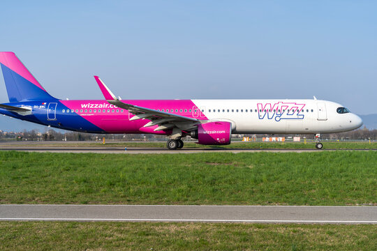 Wizzair Airbus A321 NEO is taxiing at BGY Milano Bergamo international airport