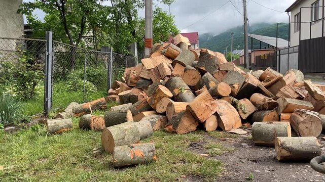 split firewood as raw material for energy use
